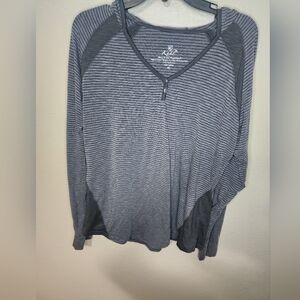 Kuhl Women's Sora, Long Sleeve V-Neck Button Hoodie xl